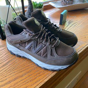 Brand New Hiking Sneaker 1350